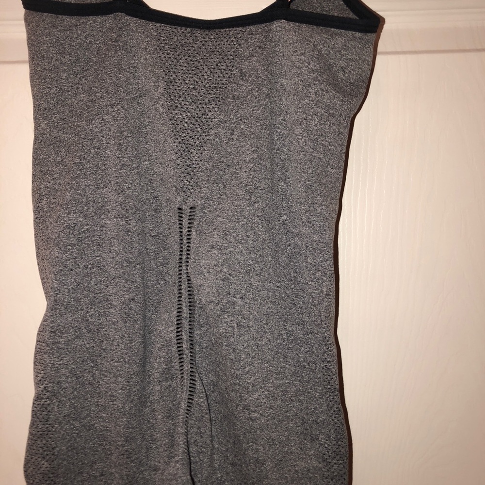 ALO seamless top w built in bra